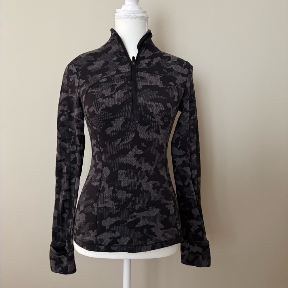 lululemon athletica Gray Black Fitted Long Sleeve Sweatshirt